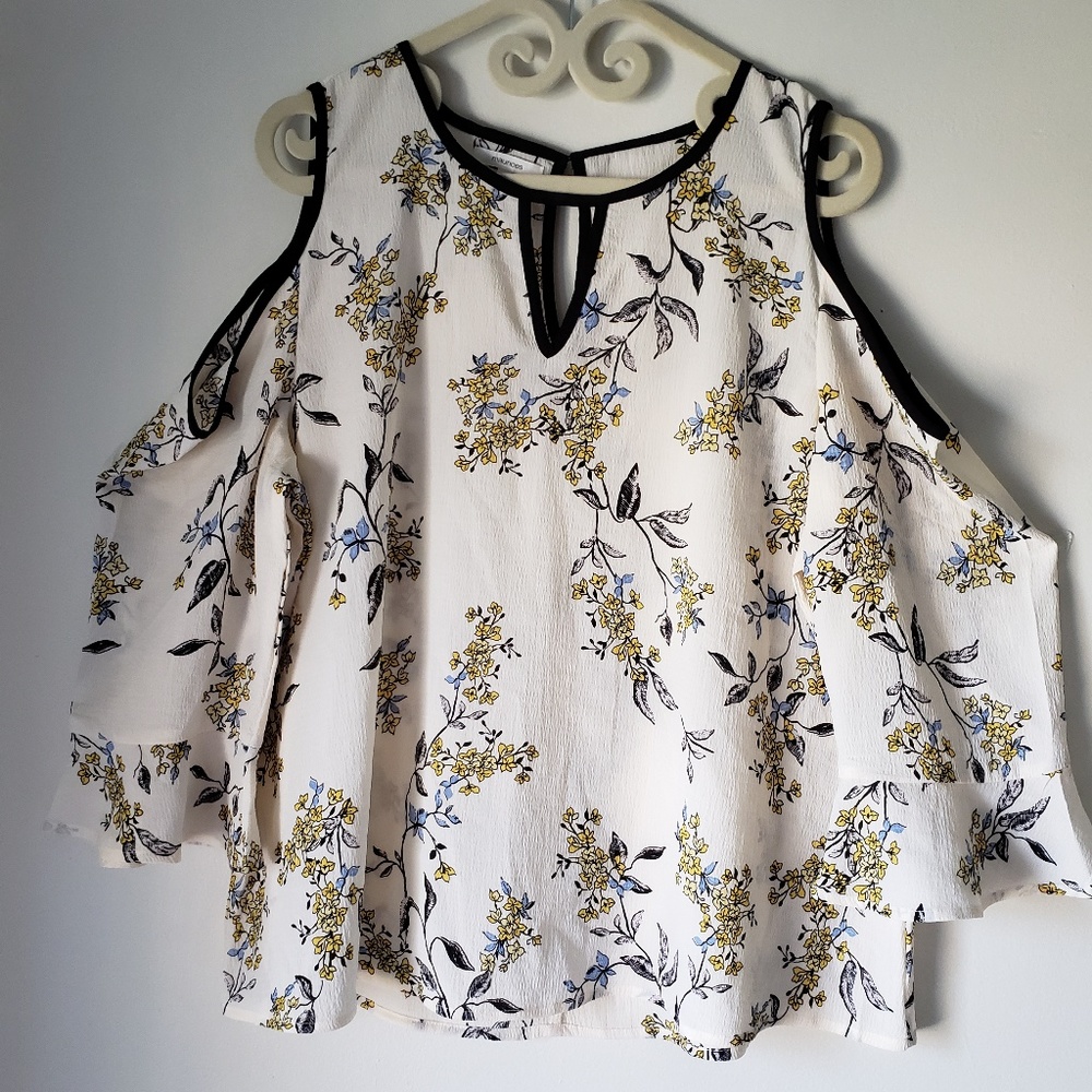 🛍Maurice's Flowey Top